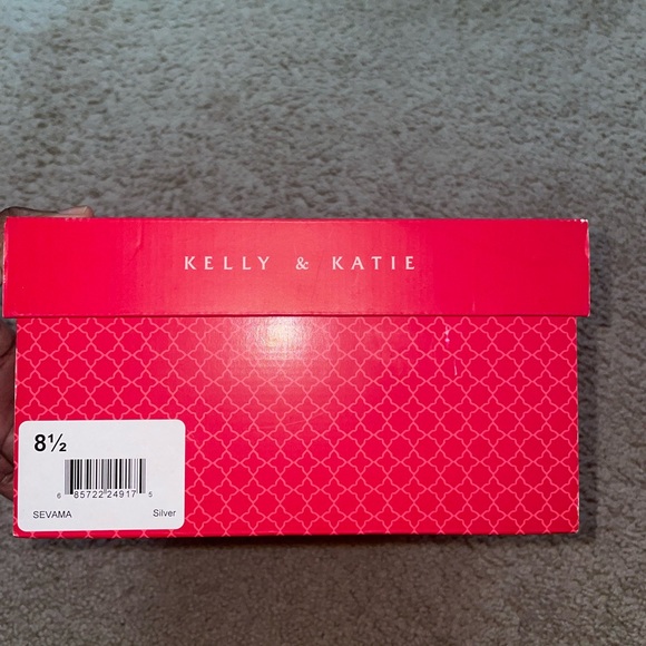 Kelly & Katie Pump - Picture 5 of 5